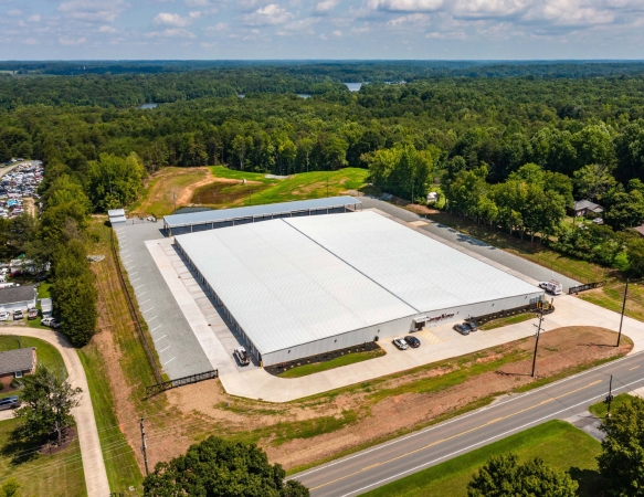 Facility photo: //images.sparefoot.com/medium/24131868792386ab650.jpg