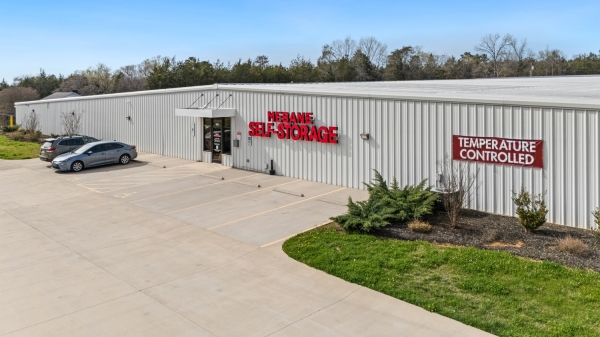 Facility photo: //images.sparefoot.com/medium/24131869c59fe2ef89a.jpg