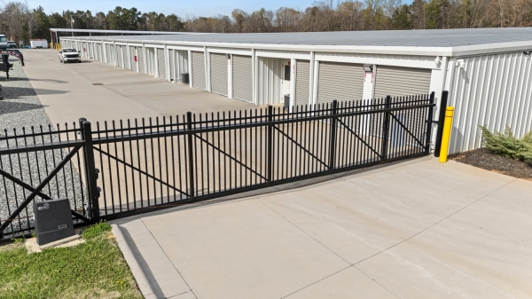 Facility photo: //images.sparefoot.com/medium/24131869c59fe425003.jpg