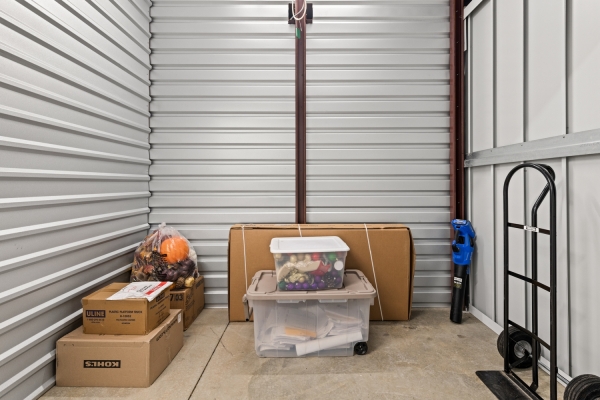 Facility photo: //images.sparefoot.com/medium/24131869c59fe651e16.jpg