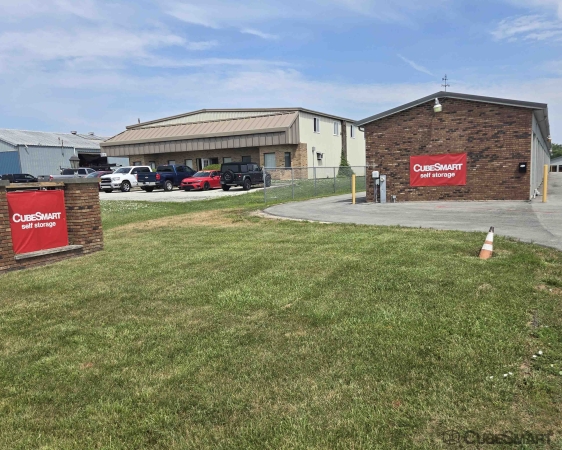 Facility photo: //images.sparefoot.com/medium/24132568808f6db216a.jpg
