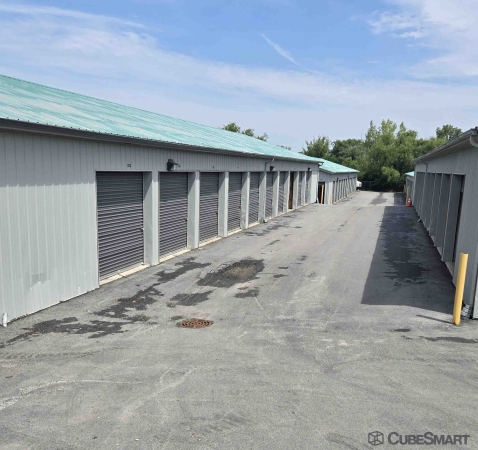 Facility photo: //images.sparefoot.com/medium/24132568905ea6dd6ac.jpg