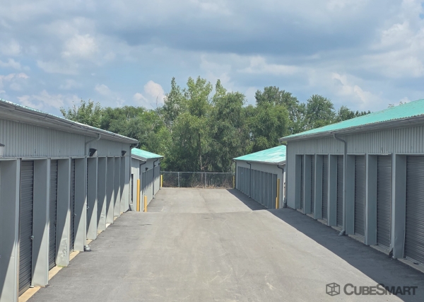 Facility photo: //images.sparefoot.com/medium/24132568b00cbb2f004.jpg