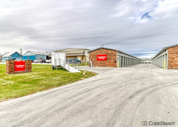 Facility photo: //images.sparefoot.com/medium/241325691ed8ba66bc8.jpg