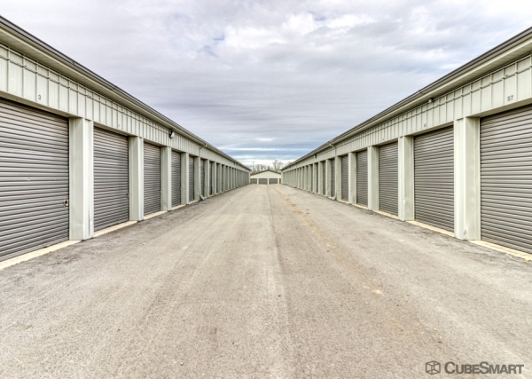 Facility photo: //images.sparefoot.com/medium/241325695f6dc99b6ee.jpg