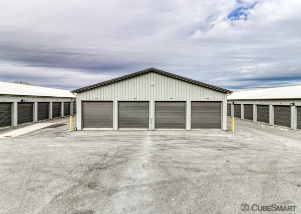 Facility photo: //images.sparefoot.com/medium/241325695f6dcac17ec.jpg