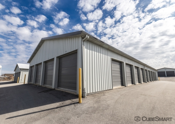 Facility photo: //images.sparefoot.com/medium/2413256a194b0b691ac.jpg