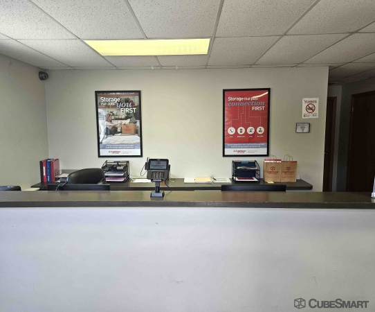 Facility photo: //images.sparefoot.com/medium/24132668905ed634bf6.jpg