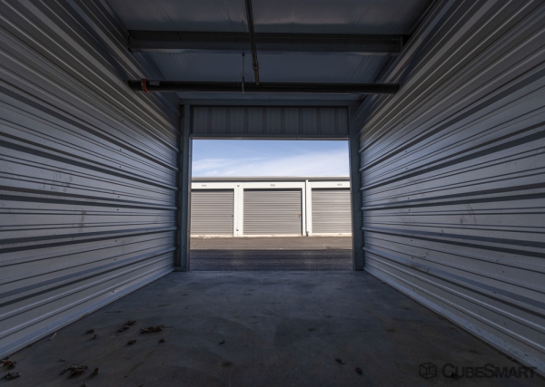 Facility photo: //images.sparefoot.com/medium/2413266a3642a475ed8.jpg