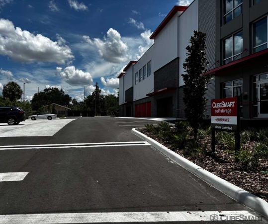 Facility photo: //images.sparefoot.com/medium/241339686f6d32a8410.jpg