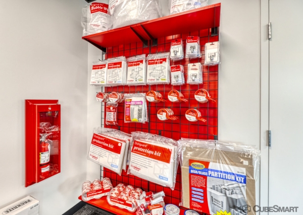 Facility photo: //images.sparefoot.com/medium/24133968c914e48007f.jpg