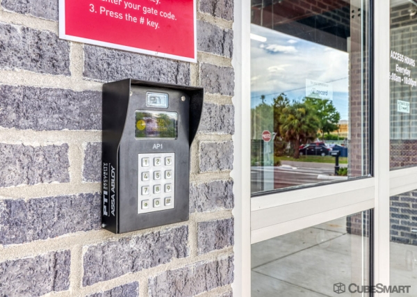 Facility photo: //images.sparefoot.com/medium/24133969e08fa98f71f.jpg