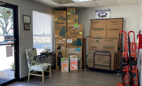 Facility photo: //images.sparefoot.com/medium/241340686f0a3310369.jpeg
