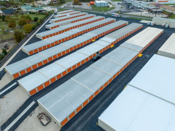 Facility photo: //images.sparefoot.com/medium/24134168718a2d8c6fd.jpg