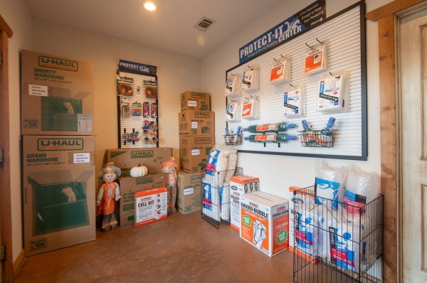 Facility photo: //images.sparefoot.com/medium/24134168718a2f79369.jpg