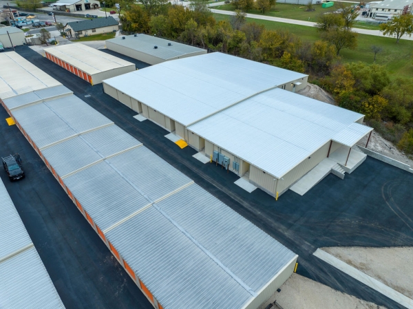 Facility photo: //images.sparefoot.com/medium/24134168718a542c710.jpg