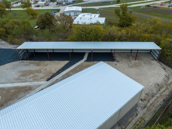 Facility photo: //images.sparefoot.com/medium/24134168718a8f80135.jpg