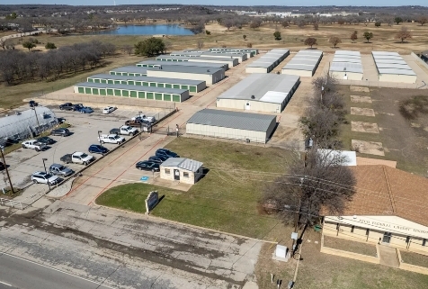 Facility photo: //images.sparefoot.com/medium/241342686f03930b3a9.jpeg