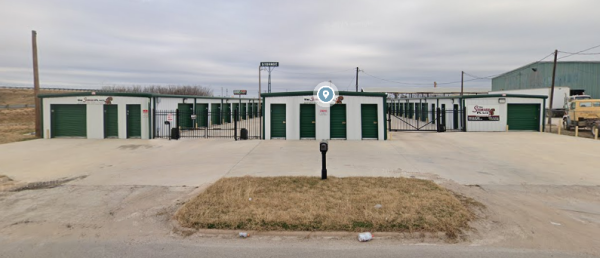 Facility photo: //images.sparefoot.com/medium/241343687182fca76cd.png