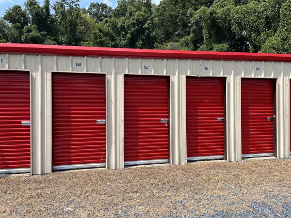 Facility photo: //images.sparefoot.com/medium/241350685ece78b7c33.jpg