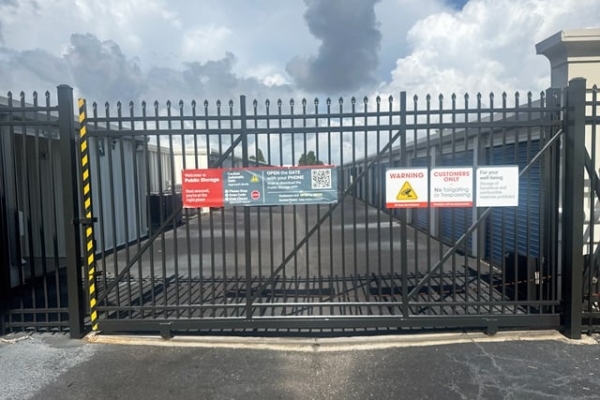 Facility photo: //images.sparefoot.com/medium/2413536a0f06cd2e6cf.jpg