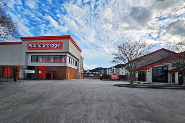 Storage Units at Public Storage - Humble - 9722 N Sam Houston Pkwy E - 9722 N Sam Houston Pkwy E
