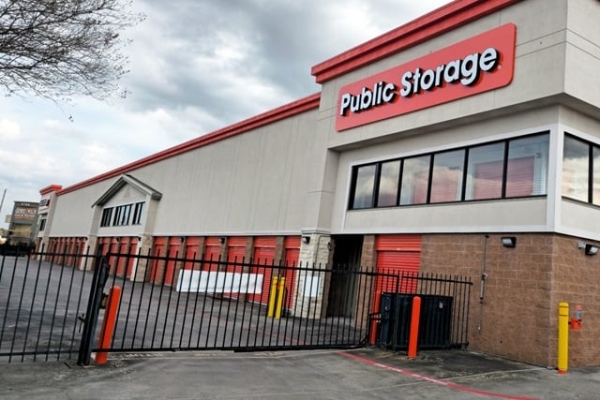 Storage Units at Public Storage - Humble - 9722 N Sam Houston Pkwy E - 9722 N Sam Houston Pkwy E