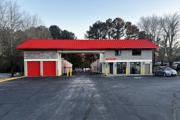 Facility photo: //images.sparefoot.com/medium/24136069f7493e9c903.jpg
