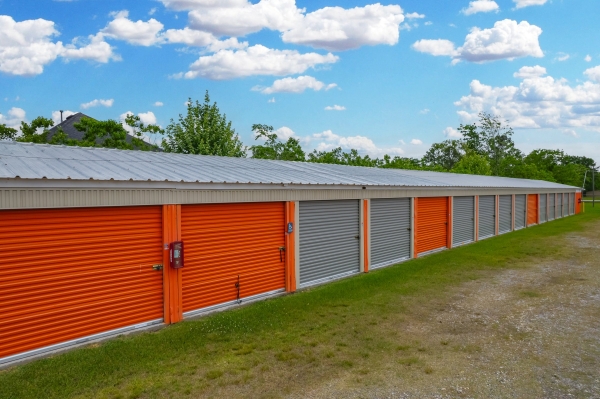 Facility photo: //images.sparefoot.com/medium/24136469f4bb5a63702.jpg