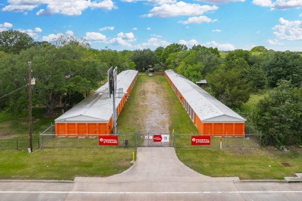 Facility photo: //images.sparefoot.com/medium/24136669f4b8702a82a.jpg