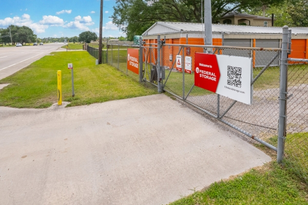 Facility photo: //images.sparefoot.com/medium/24136669f4b8759dea5.jpg