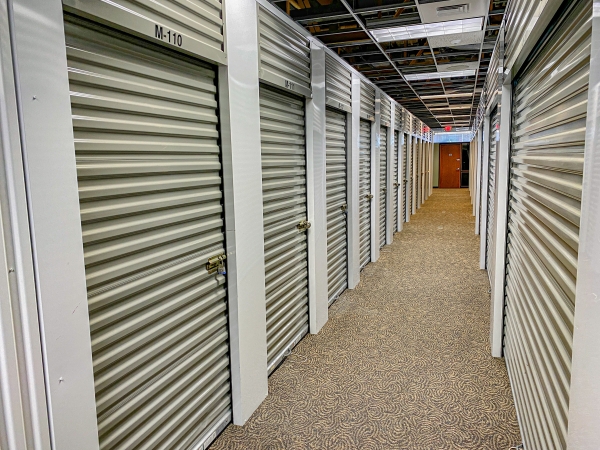 Facility photo: //images.sparefoot.com/medium/24136868dd7c200b7fa.jpg