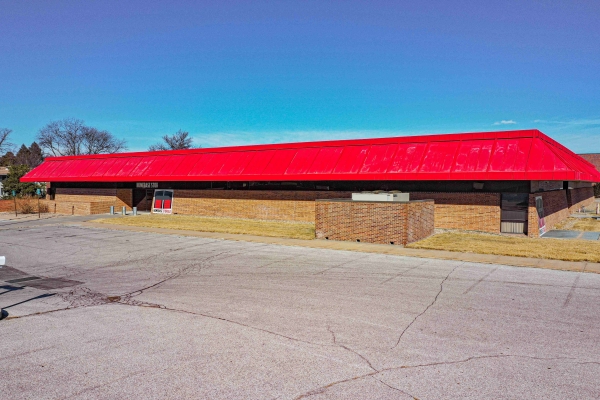 Facility photo: //images.sparefoot.com/medium/24136868e9459ca7f57.jpg