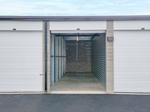 Facility photo: //images.sparefoot.com/medium/2413706893c1fa6d91d.jpg