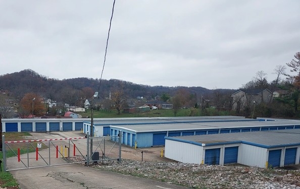 Facility photo: //images.sparefoot.com/medium/24137568826f0ff13c3.jpg