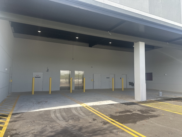 Facility photo: //images.sparefoot.com/medium/2413806887e941b24e6.jpg