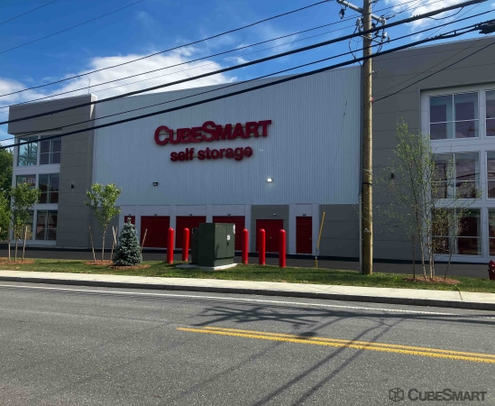 Facility photo: //images.sparefoot.com/medium/241381686cc2a663a80.jpg