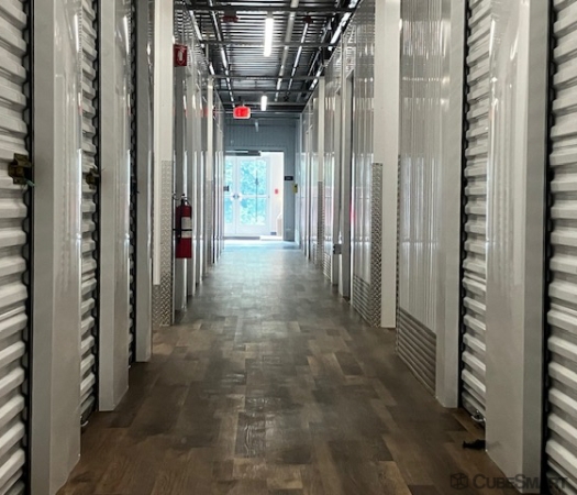 Facility photo: //images.sparefoot.com/medium/24138168774f4829657.jpg