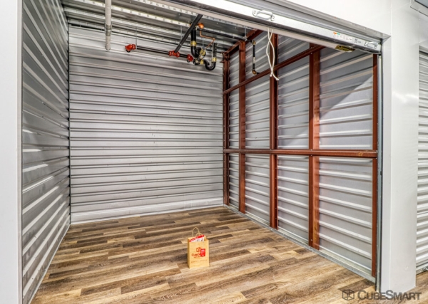 Facility photo: //images.sparefoot.com/medium/24138169772d6934d7c.jpg