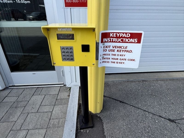 Facility photo: //images.sparefoot.com/medium/241383690390562a81a.jpg