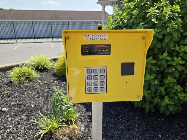 Facility photo: //images.sparefoot.com/medium/241385690391873cd97.jpg