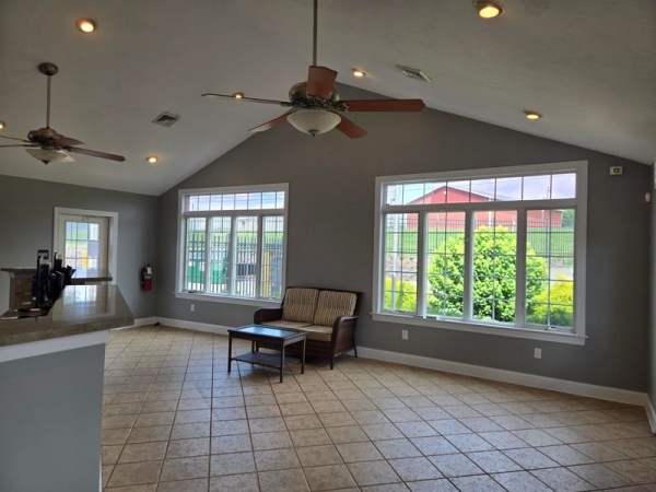 Facility photo: //images.sparefoot.com/medium/24138569039188320d7.jpg