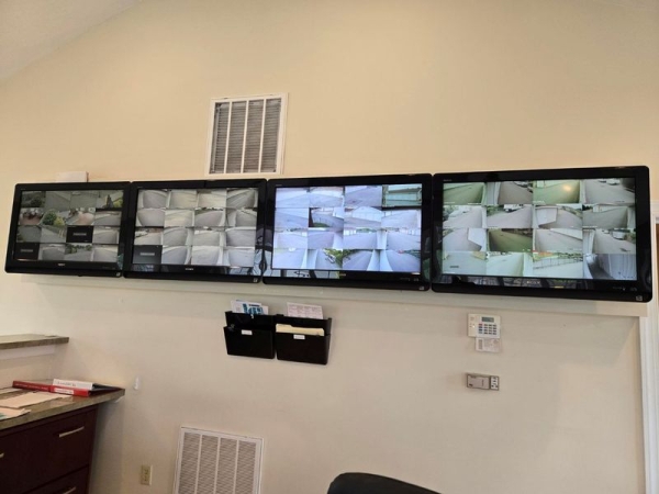 Facility photo: //images.sparefoot.com/medium/24138569039189332c5.jpg