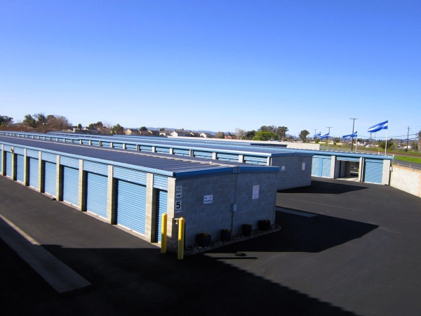 Facility photo: //images.sparefoot.com/medium/2413876866ec2e32e70.jpg
