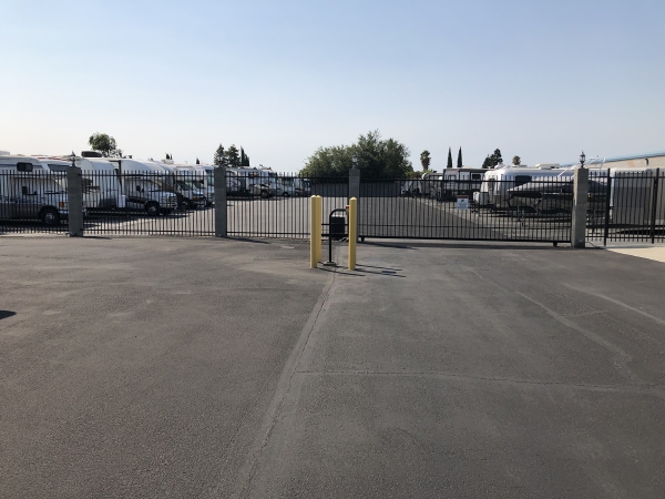 Facility photo: //images.sparefoot.com/medium/2413876866ec2fc279a.jpg
