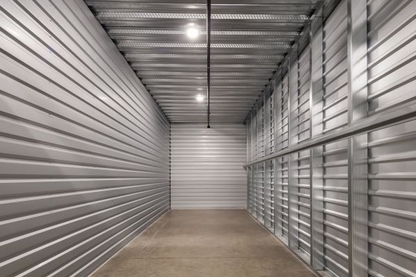 Facility photo: //images.sparefoot.com/medium/24141768dfe6e460a48.jpg