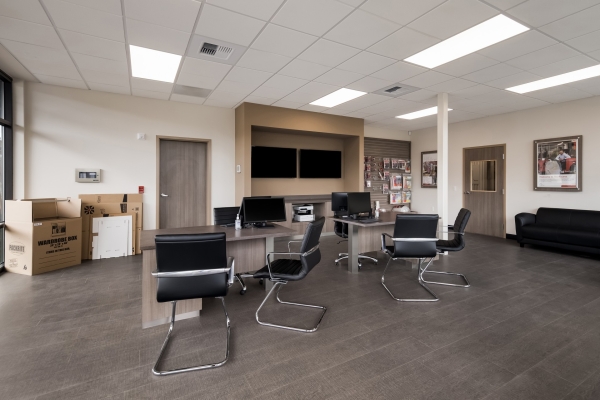 Facility photo: //images.sparefoot.com/medium/24141768dfe6e6db94e.jpg