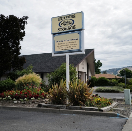 Facility photo: //images.sparefoot.com/medium/24142068960186b64df.jpg