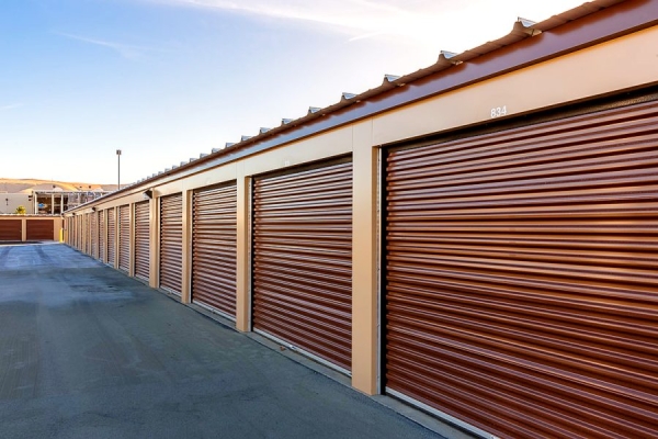 Facility photo: //images.sparefoot.com/medium/241423689f628b7fb76.jpg