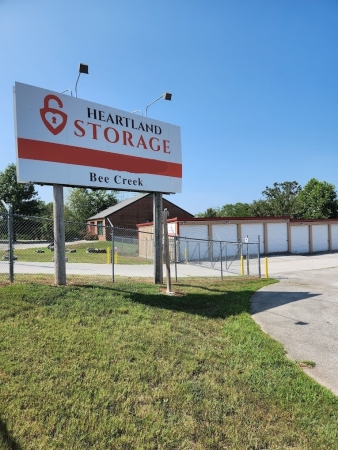 Facility photo: //images.sparefoot.com/medium/241432687541cb272d0.jpg